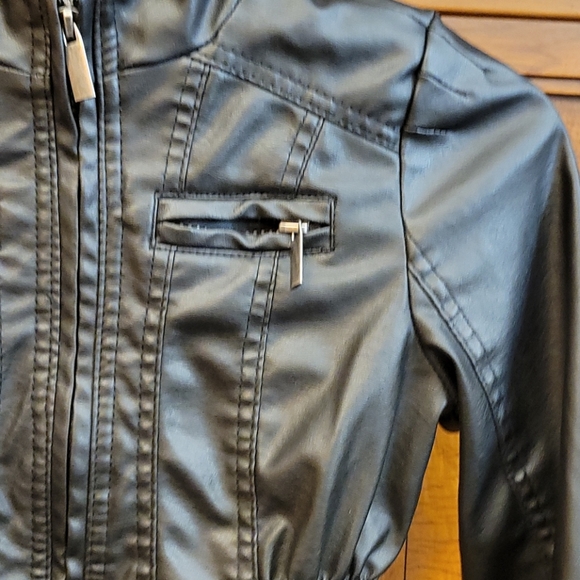 GIRLS FAUX LEATHER JACKET SIZE 10/12 - Picture 3 of 14